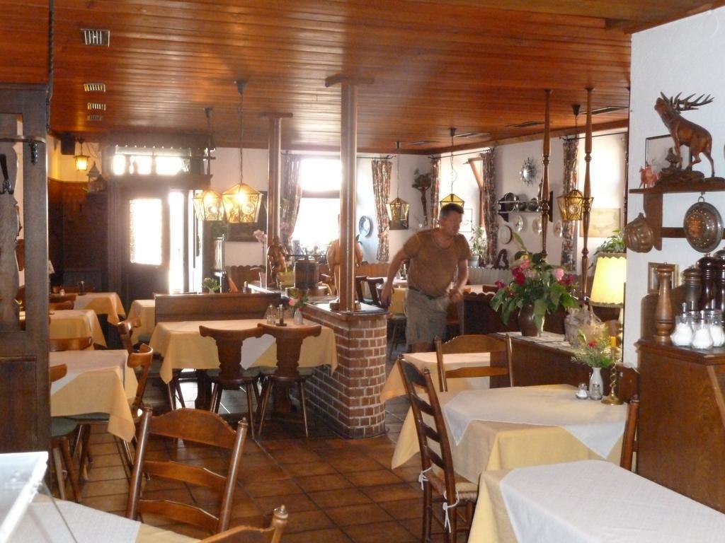 Gasthaus Zum Hirschen Staufen im Breisgau Luaran gambar