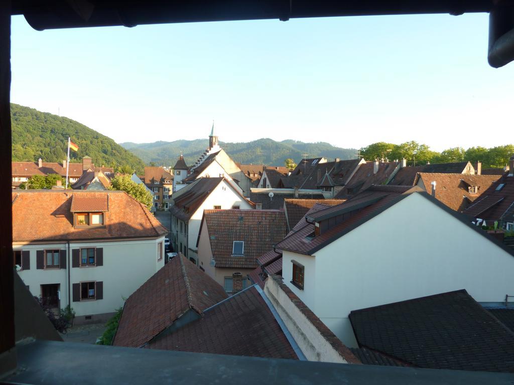 Gasthaus Zum Hirschen Staufen im Breisgau Luaran gambar